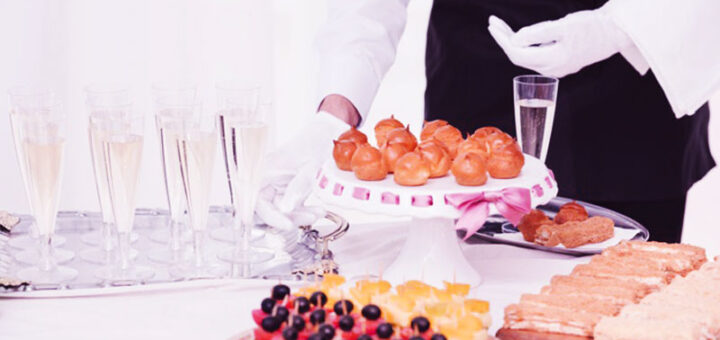 сколько давать на чай